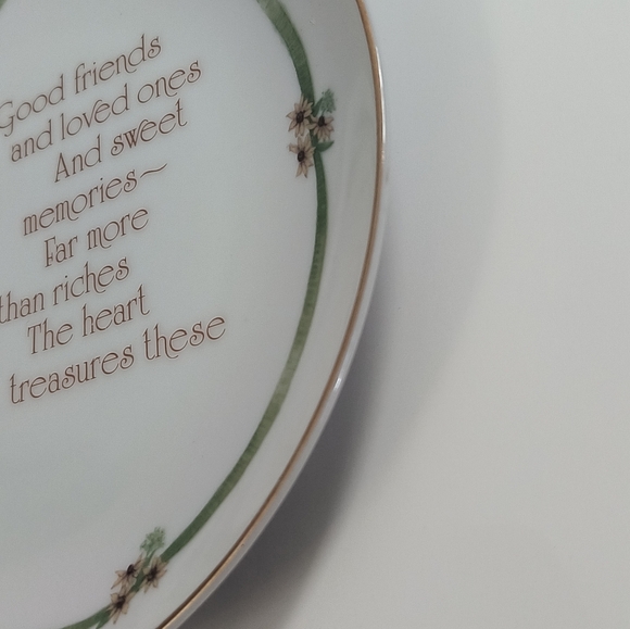 Holly Hobbie 1978 Porcelain Decorative Porcelain Plate - Picture 3 of 4